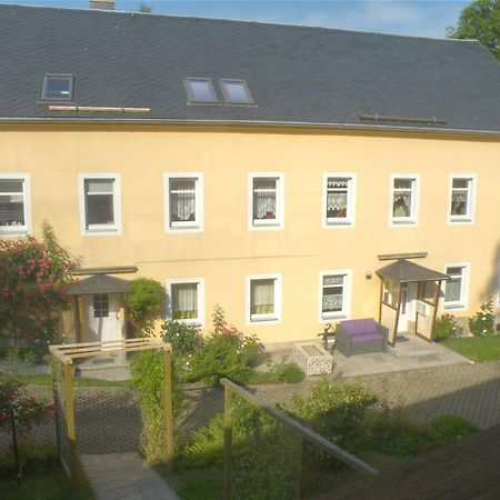 Bed and Breakfast Am Lindenbaum Зебниц Экстерьер фото