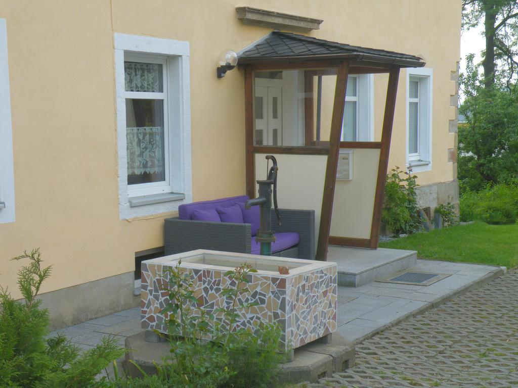 Bed and Breakfast Am Lindenbaum Зебниц Экстерьер фото