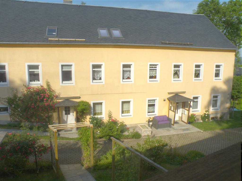 Bed and Breakfast Am Lindenbaum Зебниц Экстерьер фото